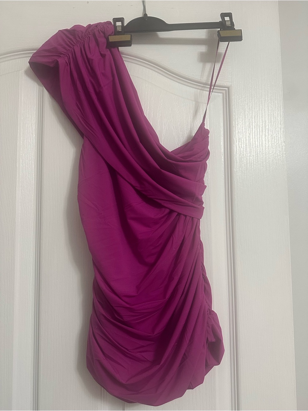 Dynamite One-Shoulder Magenta Ruched Top - Picture 5 of 5